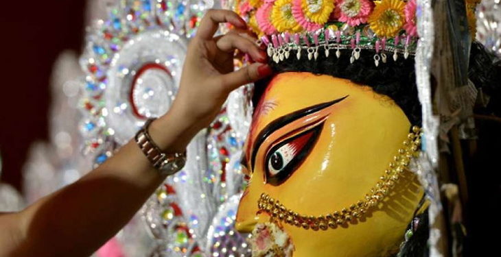 chaitra navratri 2020, goddess durga mantra, mantra chanting vidhi, mantra jaap vidhi, navratri puja, durga puja vidhi | चैत्र नवरात्रि में दीपक जलाकर देवी मां के सामने करें मंत्रों का जाप, अधार्मिक कामों से बचें