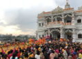 Holi of Vrindavan’s love temple is filled with flowers and natural colors | फूलों और प्राकृतिक रंगों से सराबोर होती है वृंदावन के प्रेम मंदिर की होली