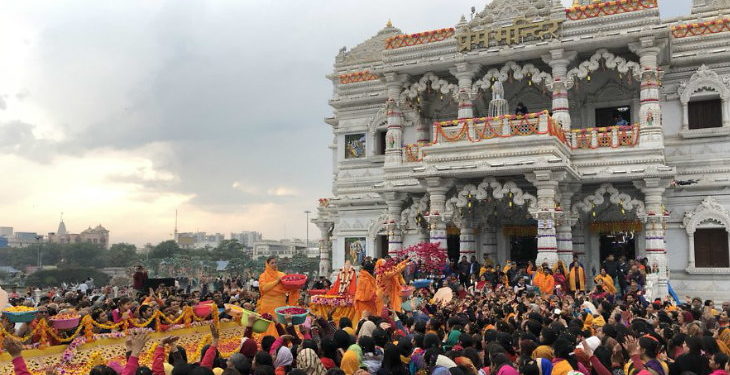 Holi of Vrindavan’s love temple is filled with flowers and natural colors | फूलों और प्राकृतिक रंगों से सराबोर होती है वृंदावन के प्रेम मंदिर की होली