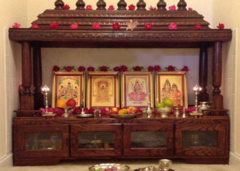 Dharm News In Hindi : old traditions about temple in home, we should not keep broken idol of god and goddess in the home, vastu tips | खंडित मूर्तियों की पूजा करने से नहीं मिलती है मन को शांति और पूजा नहीं होती है सफल