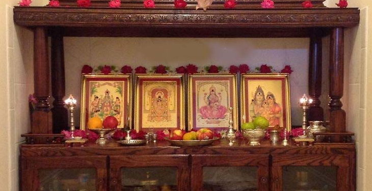 Dharm News In Hindi : old traditions about temple in home, we should not keep broken idol of god and goddess in the home, vastu tips | खंडित मूर्तियों की पूजा करने से नहीं मिलती है मन को शांति और पूजा नहीं होती है सफल